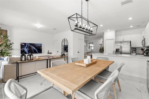 Touwnhouse à vendre à Miami Gardens, Floride: 4 chambres, 164.72 m2 № 2084816 - photo 14