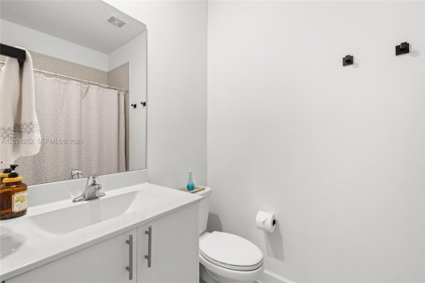Touwnhouse à vendre à Miami Gardens, Floride: 4 chambres, 164.72 m2 № 2084816 - photo 23