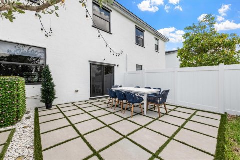 Touwnhouse à vendre à Miami Gardens, Floride: 4 chambres, 164.72 m2 № 2084816 - photo 18