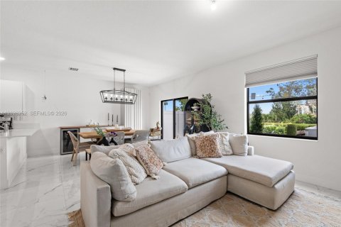 Touwnhouse à vendre à Miami Gardens, Floride: 4 chambres, 164.72 m2 № 2084816 - photo 16
