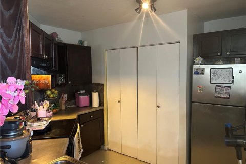 Снять в аренду кондоминиум в Хайалиа, Флорида 2 спальни, 91.23м2, № 2091292 - фото 4