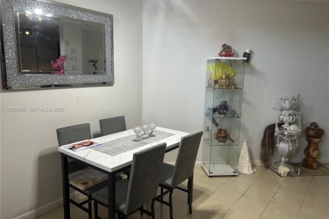 Снять в аренду кондоминиум в Хайалиа, Флорида 2 спальни, 91.23м2, № 2091292 - фото 8