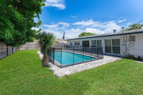 House in Lake Park, Florida 3 bedrooms, 132.2 sq.m. № 1802478 - photo 27