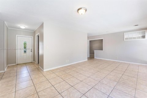 House in Lake Park, Florida 3 bedrooms, 132.2 sq.m. № 1802478 - photo 21