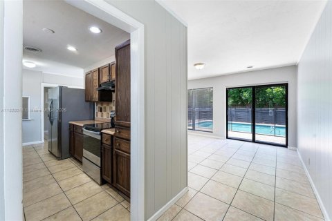 House in Lake Park, Florida 3 bedrooms, 132.2 sq.m. № 1802478 - photo 4