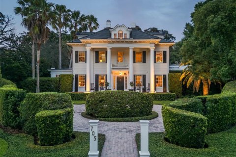 Casa en Orlando, Florida 7 dormitorios, 541.43 m2 № 2203206