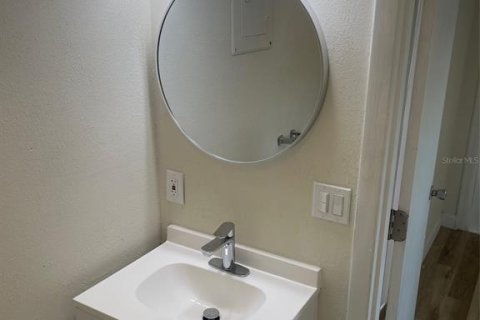 House in Edgewater, Florida 3 bedrooms, 99.5 sq.m. № 1569678 - photo 23