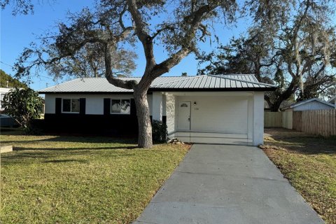 House in Edgewater, Florida 3 bedrooms, 99.5 sq.m. № 1569678 - photo 1