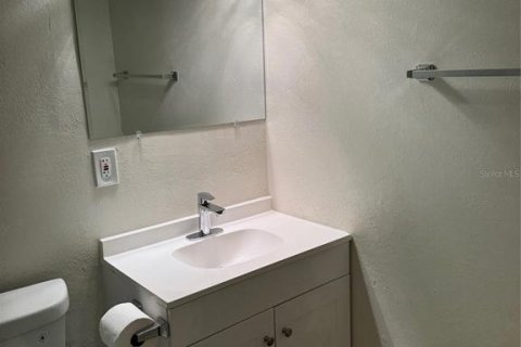 House in Edgewater, Florida 3 bedrooms, 99.5 sq.m. № 1569678 - photo 15