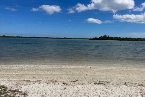 House in Edgewater, Florida 3 bedrooms, 99.5 sq.m. № 1569678 - photo 30