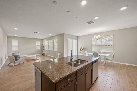 Casa en venta en Wesley Chapel, Florida, 4 dormitorios, 241.64 m2 № 1916237 - foto 5