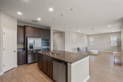 Casa en venta en Wesley Chapel, Florida, 4 dormitorios, 241.64 m2 № 1916237 - foto 6