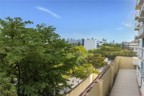 Condominio en venta en Miami, Florida, 1 dormitorio, 75.81 m2 № 1812117 - foto 20
