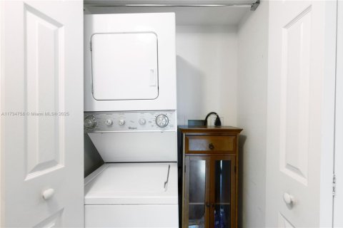Condominio en venta en Miami, Florida, 1 dormitorio, 75.81 m2 № 1812117 - foto 17