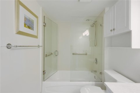 Condominio en venta en Miami, Florida, 1 dormitorio, 75.81 m2 № 1812117 - foto 16