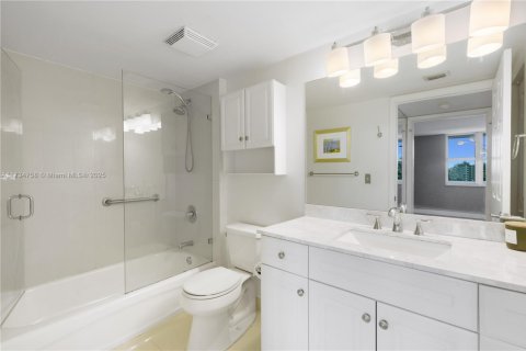 Condominio en venta en Miami, Florida, 1 dormitorio, 75.81 m2 № 1812117 - foto 15