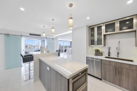 Купить кондоминиум в Форт-Лодердейл, Флорида 3 комнаты, 199.74м2, № 2259684 - фото 9