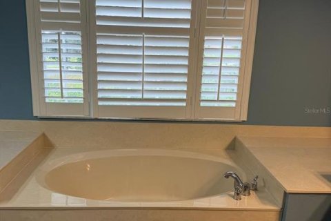 Villa ou maison à louer à Kissimmee, Floride: 4 chambres, 228.35 m2 № 2406691 - photo 13