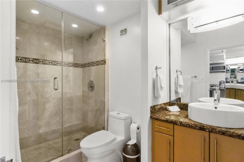 Condo in Miami Beach, Florida, 1 bedroom  № 2067886 - photo 14