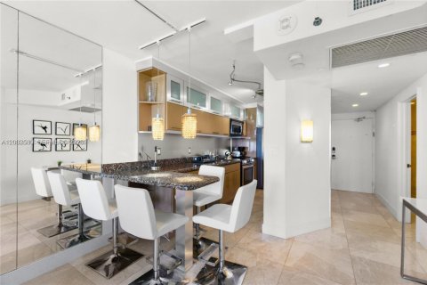 Condo in Miami Beach, Florida, 1 bedroom  № 2067886 - photo 8
