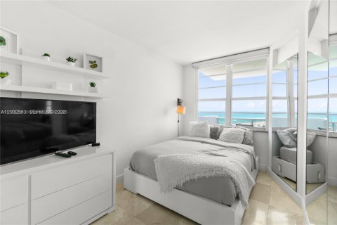 Condo in Miami Beach, Florida, 1 bedroom  № 2067886 - photo 11