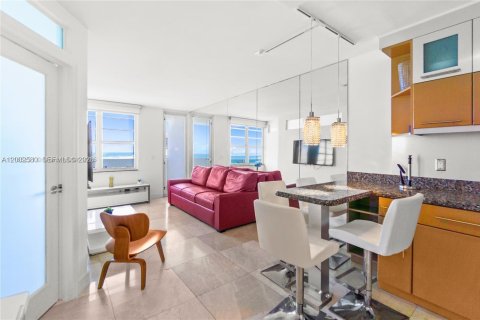 Condo in Miami Beach, Florida, 1 bedroom  № 2067886 - photo 4