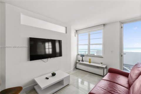 Condo in Miami Beach, Florida, 1 bedroom  № 2067886 - photo 3