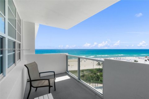 Condo in Miami Beach, Florida, 1 bedroom  № 2067886