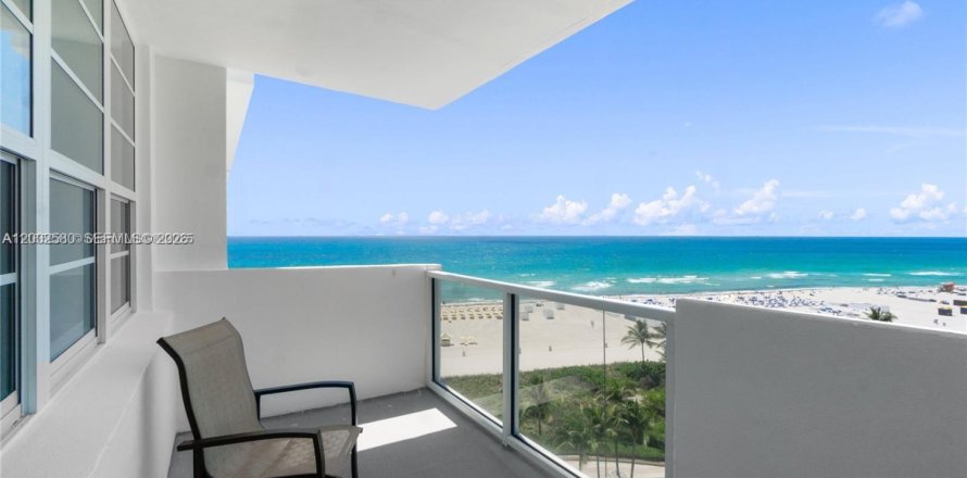 Condo in Miami Beach, Florida, 1 bedroom  № 2067886
