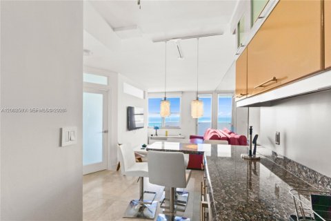 Condo in Miami Beach, Florida, 1 bedroom  № 2067886 - photo 5