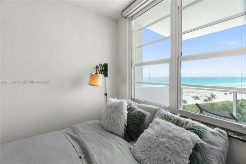 Condo in Miami Beach, Florida, 1 bedroom  № 2067886 - photo 10