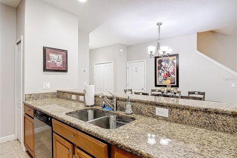 Townhouse in Kissimmee, Florida 5 bedrooms, 188.03 sq.m. № 2166273 - photo 4
