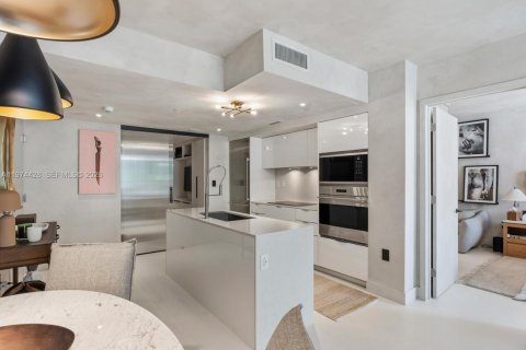 Copropriété à louer à Bay Harbor Islands, Floride: 1 chambre, 95.78 m2 № 2043848 - photo 13