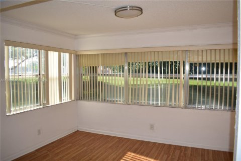 Condominio en venta en Sunrise, Florida, 2 dormitorios, 107.67 m2 № 2048381 - foto 3