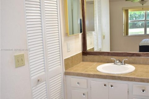 Condominio en venta en Sunrise, Florida, 2 dormitorios, 107.67 m2 № 2048381 - foto 19