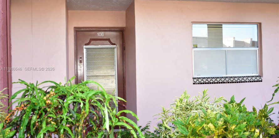 Condominio en Sunrise, Florida, 2 dormitorios  № 2048381