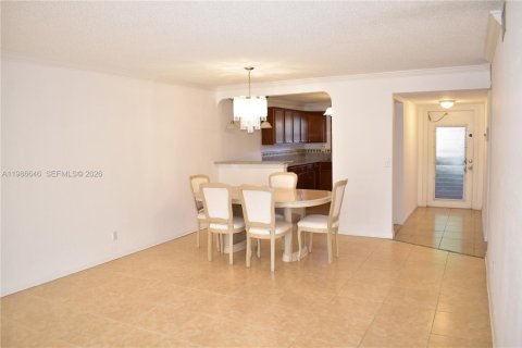 Condominio en venta en Sunrise, Florida, 2 dormitorios, 107.67 m2 № 2048381 - foto 11