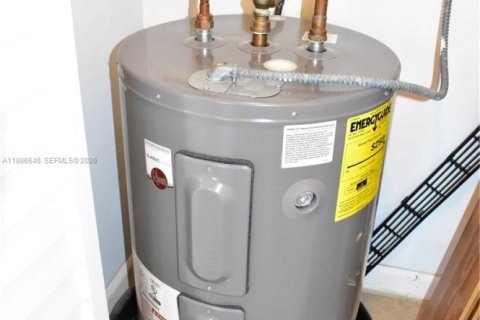 Condominio en venta en Sunrise, Florida, 2 dormitorios, 107.67 m2 № 2048381 - foto 26