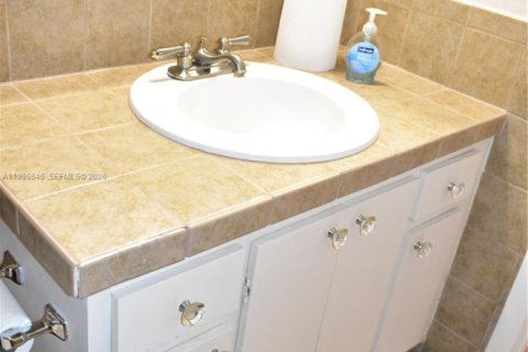 Condominio en venta en Sunrise, Florida, 2 dormitorios, 107.67 m2 № 2048381 - foto 22