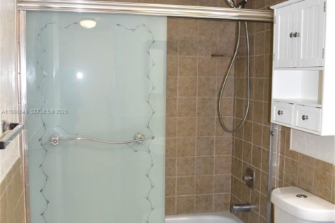 Condominio en venta en Sunrise, Florida, 2 dormitorios, 107.67 m2 № 2048381 - foto 23