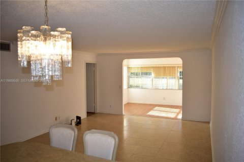 Condominio en venta en Sunrise, Florida, 2 dormitorios, 107.67 m2 № 2048381 - foto 12