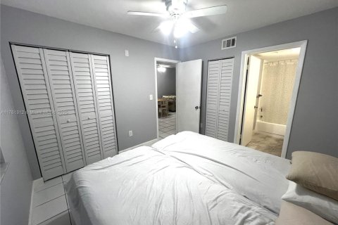 Condo in Miami, Florida, 2 bedrooms  № 1736239 - photo 7