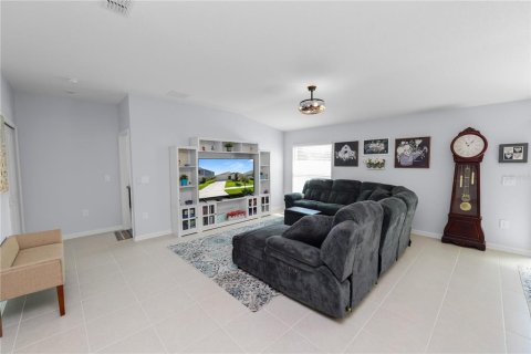 House in Lake Wales, Florida 4 bedrooms, 170.01 sq.m. № 2152283 - photo 8