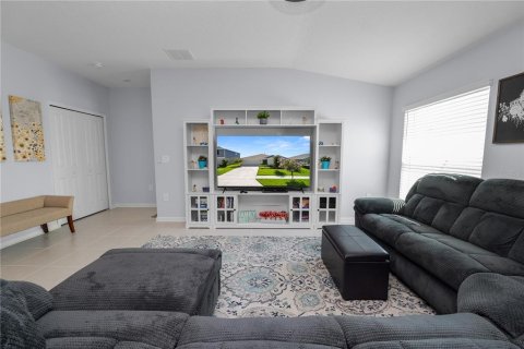 House in Lake Wales, Florida 4 bedrooms, 170.01 sq.m. № 2152283 - photo 9