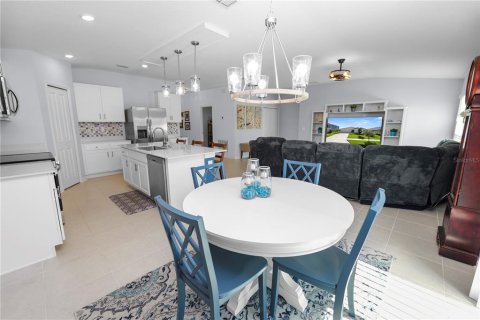 House in Lake Wales, Florida 4 bedrooms, 170.01 sq.m. № 2152283 - photo 14