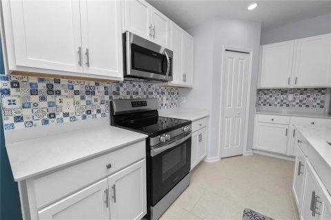 House in Lake Wales, Florida 4 bedrooms, 170.01 sq.m. № 2152283 - photo 20