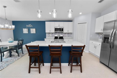 House in Lake Wales, Florida 4 bedrooms, 170.01 sq.m. № 2152283 - photo 12
