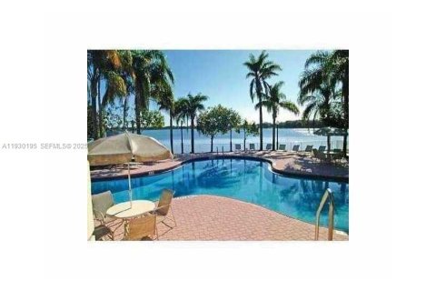 Condominio en alquiler en Oakland Park, Florida, 1 dormitorio, 78.41 m2 № 1989288 - foto 15