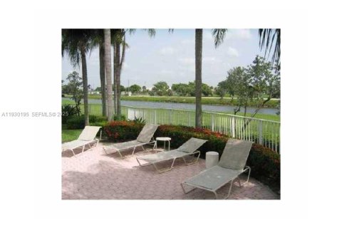 Condominio en alquiler en Oakland Park, Florida, 1 dormitorio, 78.41 m2 № 1989288 - foto 17