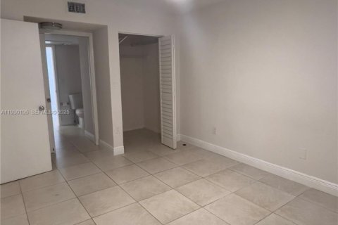 Condominio en alquiler en Oakland Park, Florida, 1 dormitorio, 78.41 m2 № 1989288 - foto 8